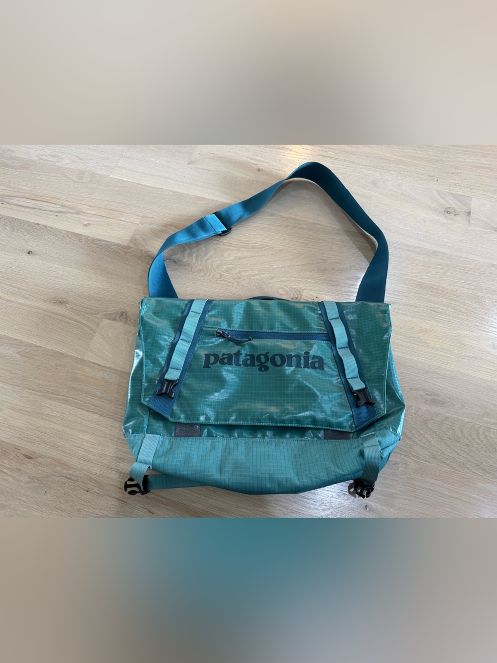 Black Hole Mini Messenger Bag teal green